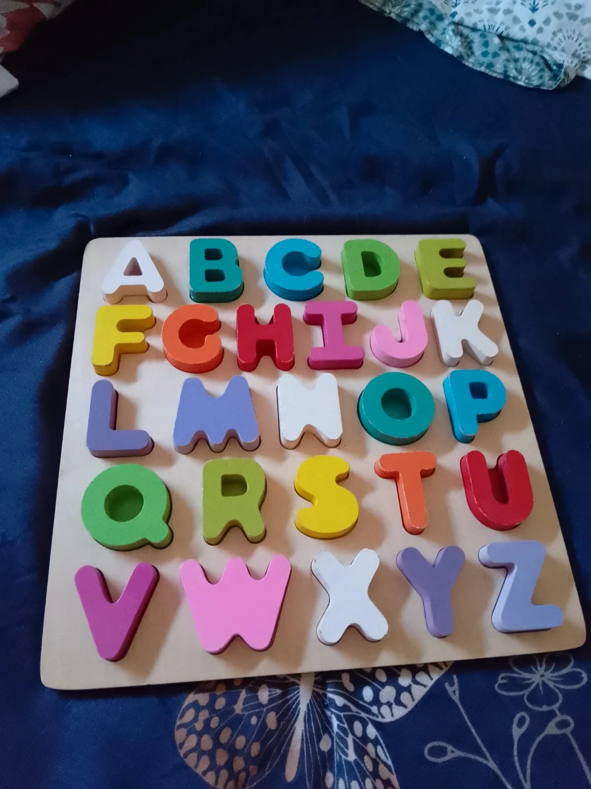 Puzzle alphabet en bois